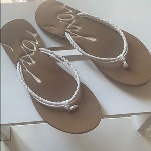 Roxy tan flip-flops